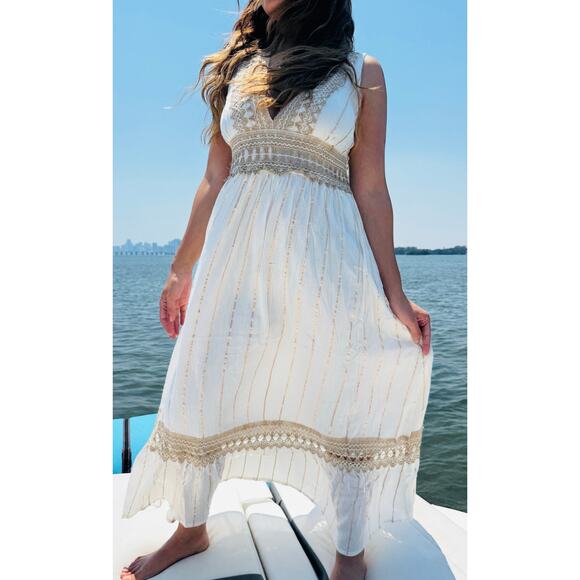 Elegant Long White Dress with Gold Accents and Braided Rope Detailing - Picture 4 of 4